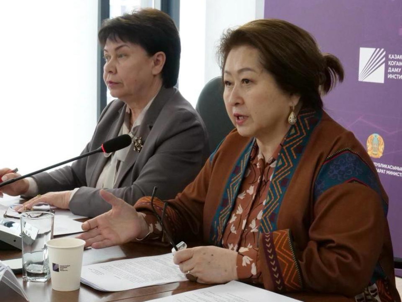 Гендерлік теңдік: Саяси партиялар әйелдердің саясаттағы белсенділігін арттыру мәселесін талқылады
