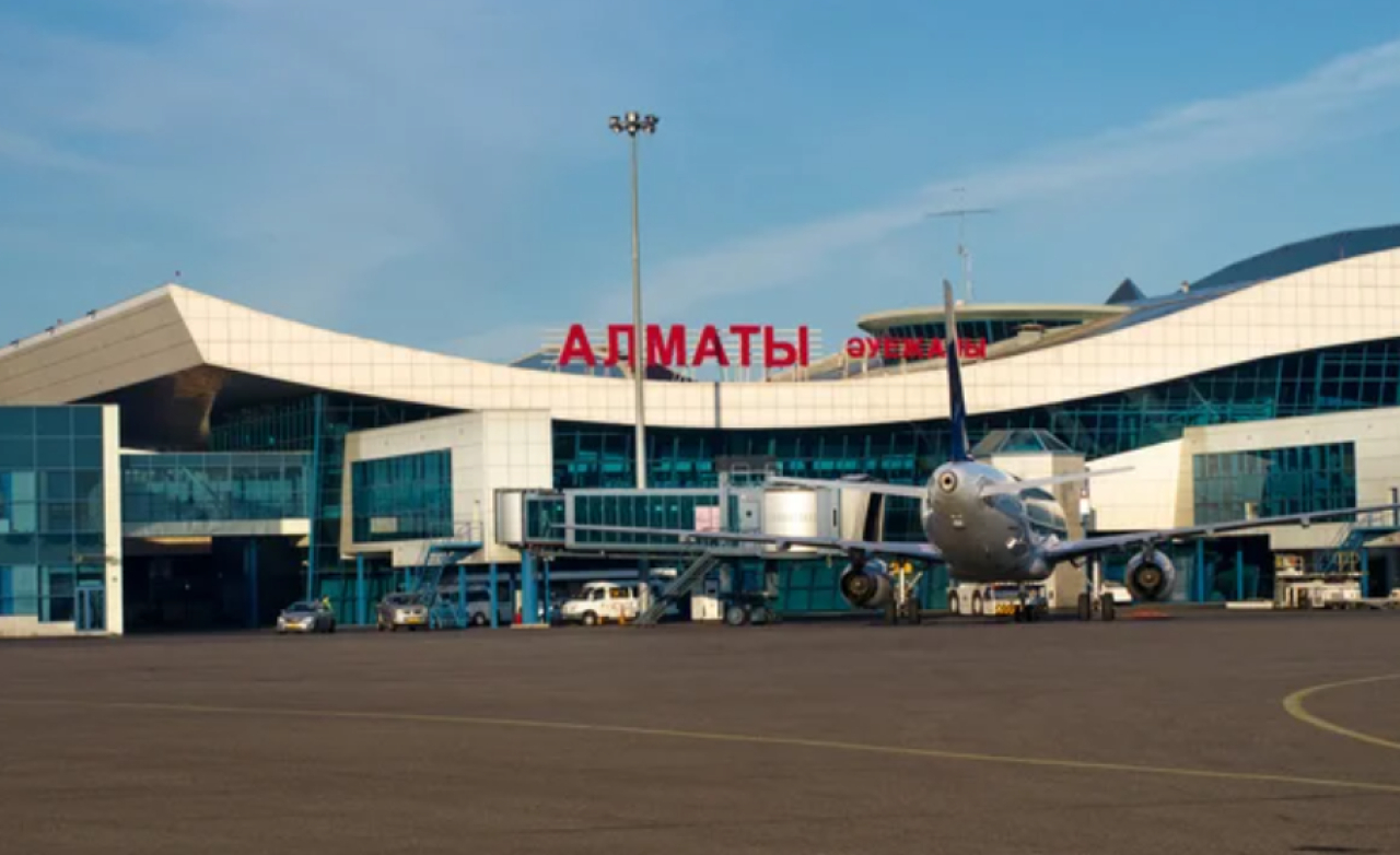 Аэропорт Алматы наказали после потопа
