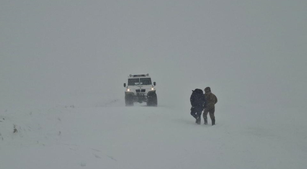 Почти 80 человек эвакуировали за трое суток из снежных заносов в Казахстане