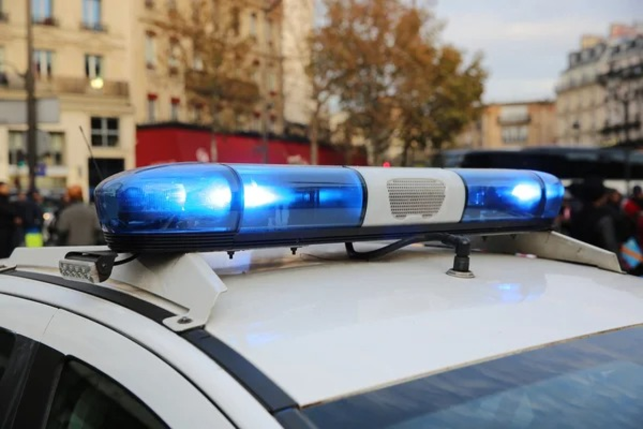 Во Франции ученик школы выстрелил в директора и учительницу