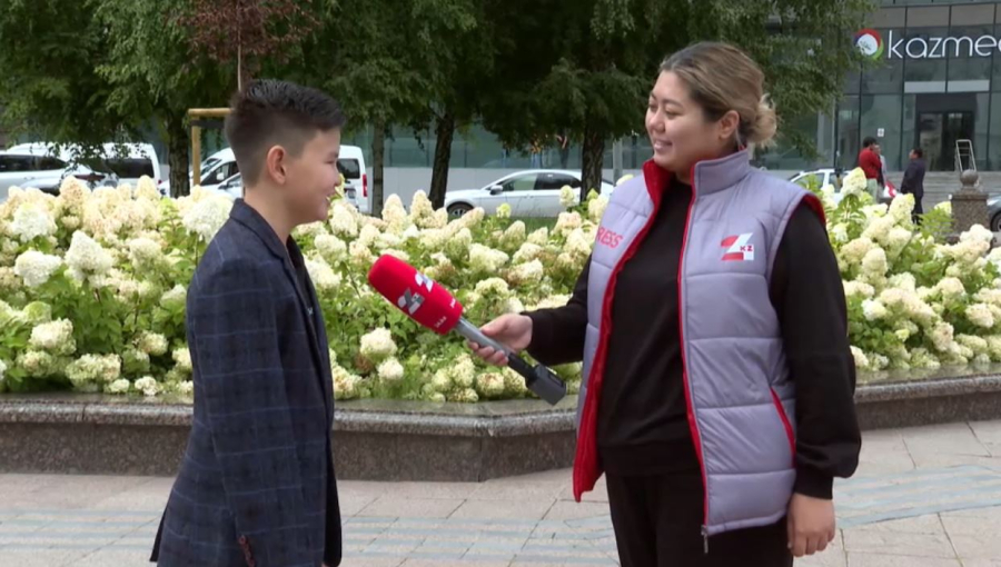 Си Цзиньпин қазақ баласын Қытайға оқуға шақырды