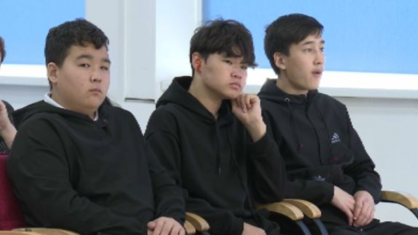 Акцию «Сарбаз болғым келеді» провели для школьников Талдыкоргана