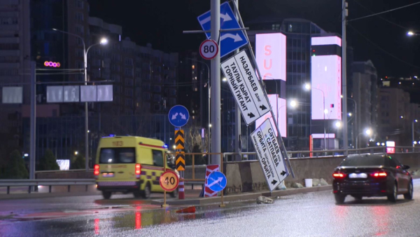 Алматыда дауылдан соң қалпына келтіру жұмыстары жүріп жатыр