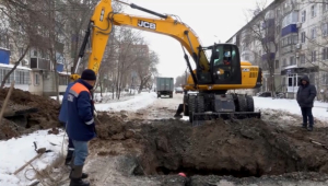 Порыв трубы оставил сотни уральцев без воды