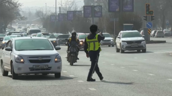 Водители мопедов в Шымкенте не спешат получать госномера
