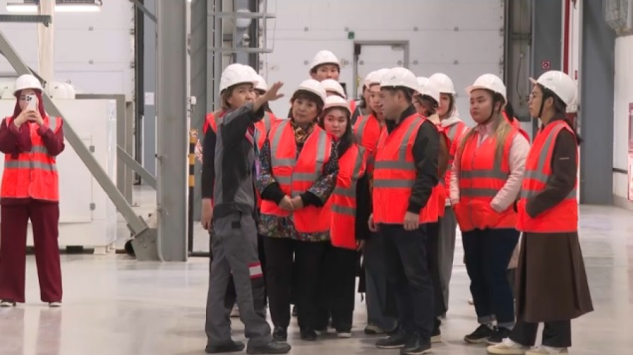 Экотур на рельсобалочный завод организовали для студентов