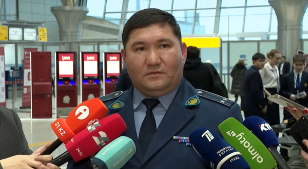 Алматыда әуежай қызметкерін кепілге алған ер адамның үстінен қылмыстық іс қозғалды