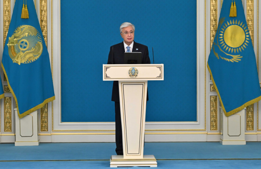 Токаев встретился с победителями и призерами международных олимпиад