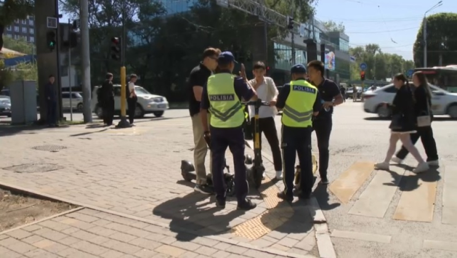 Более 13 тысяч самокатчиков оштрафовали в Алматы