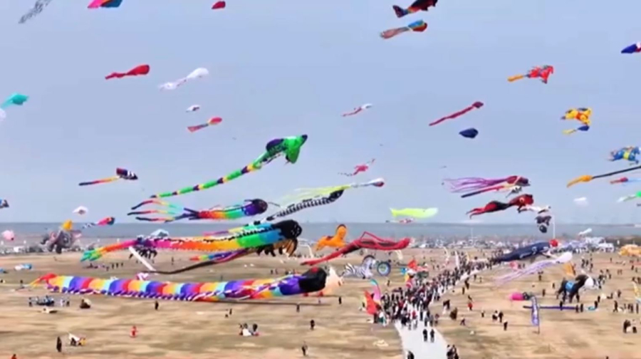 Международный фестиваль воздушных змеев прошёл в Китае