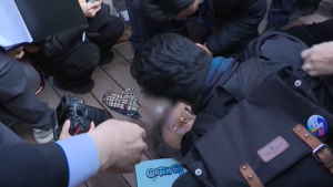 Оңтүстік Кореяда оппозиция жетекшісіне қастандық жасалды