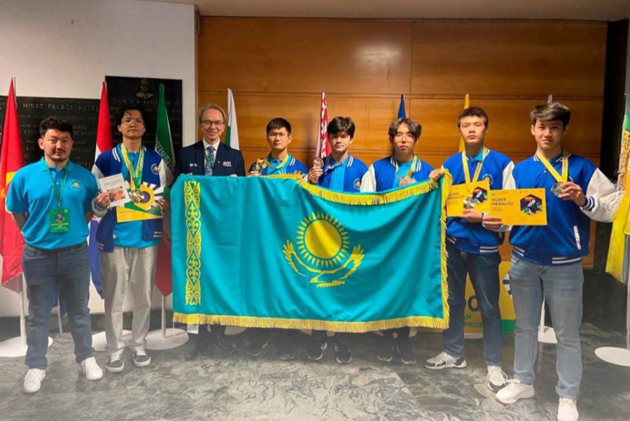 Юные химики Казахстана стали сильнейшими на Менделеевской олимпиаде