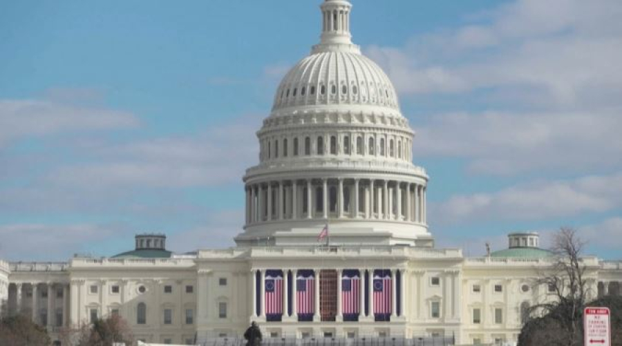 Риск рецессии в США вырос до 37% из-за торговых пошлин