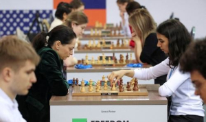 Четырех телохранителей приставили к шахматистке на ЧМ в Алматы