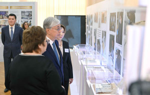 Президент Алматыда қуғын-сүргін материалдарын зерттеу орталығына барды
