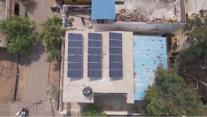 Больницы работают на солнечных батареях в Индии