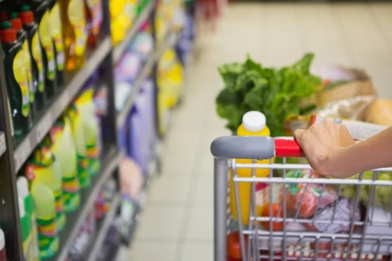 Какие продукты подешевели в Казахстане и на сколько