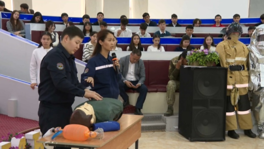 Студентов колледжей учат правильно действовать при ЧС