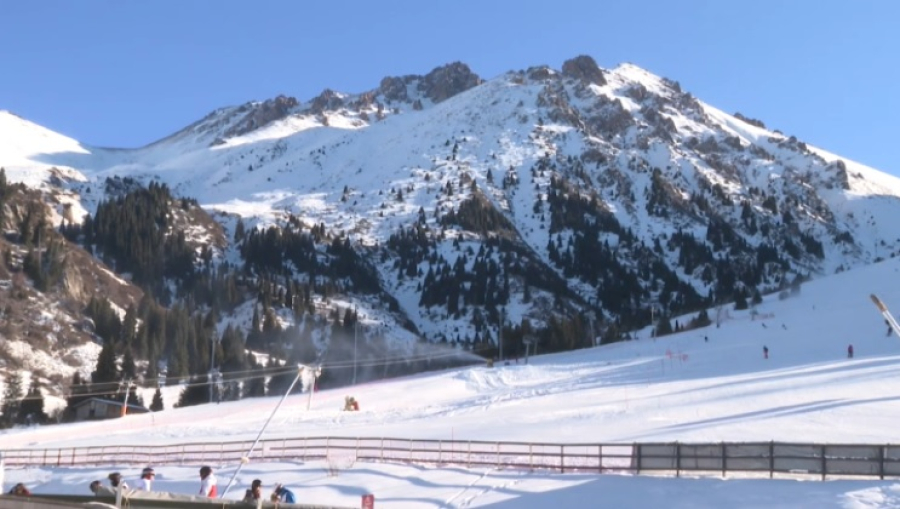 Мажилис расширил полномочия акиматов в сфере туризма