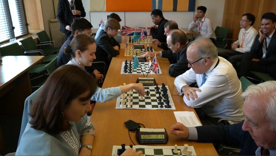 Лондонда шахматтан өткен әлем чемпионатында қазақ жастары күміс қанжығалады