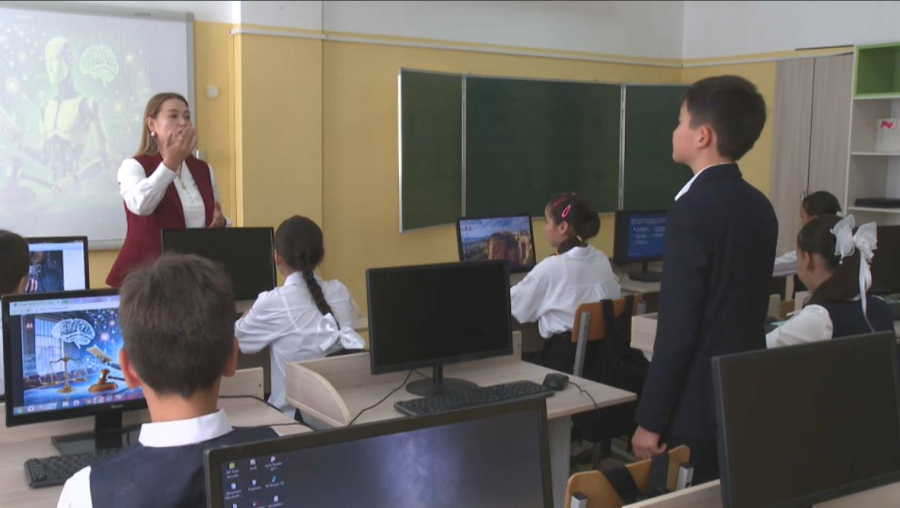 Алматылық оқушылар жасанды интеллектіні қолданады