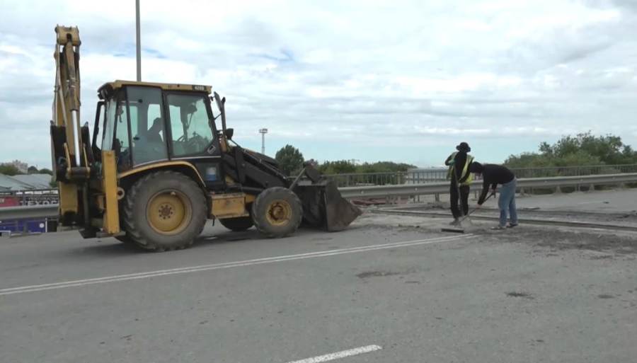 Оралда қауіпті көлік өткелдері жөнделіп жатыр