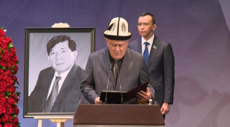 Алматы халқы Мұхтар Шахановты ақтық сапарға шығарып салды