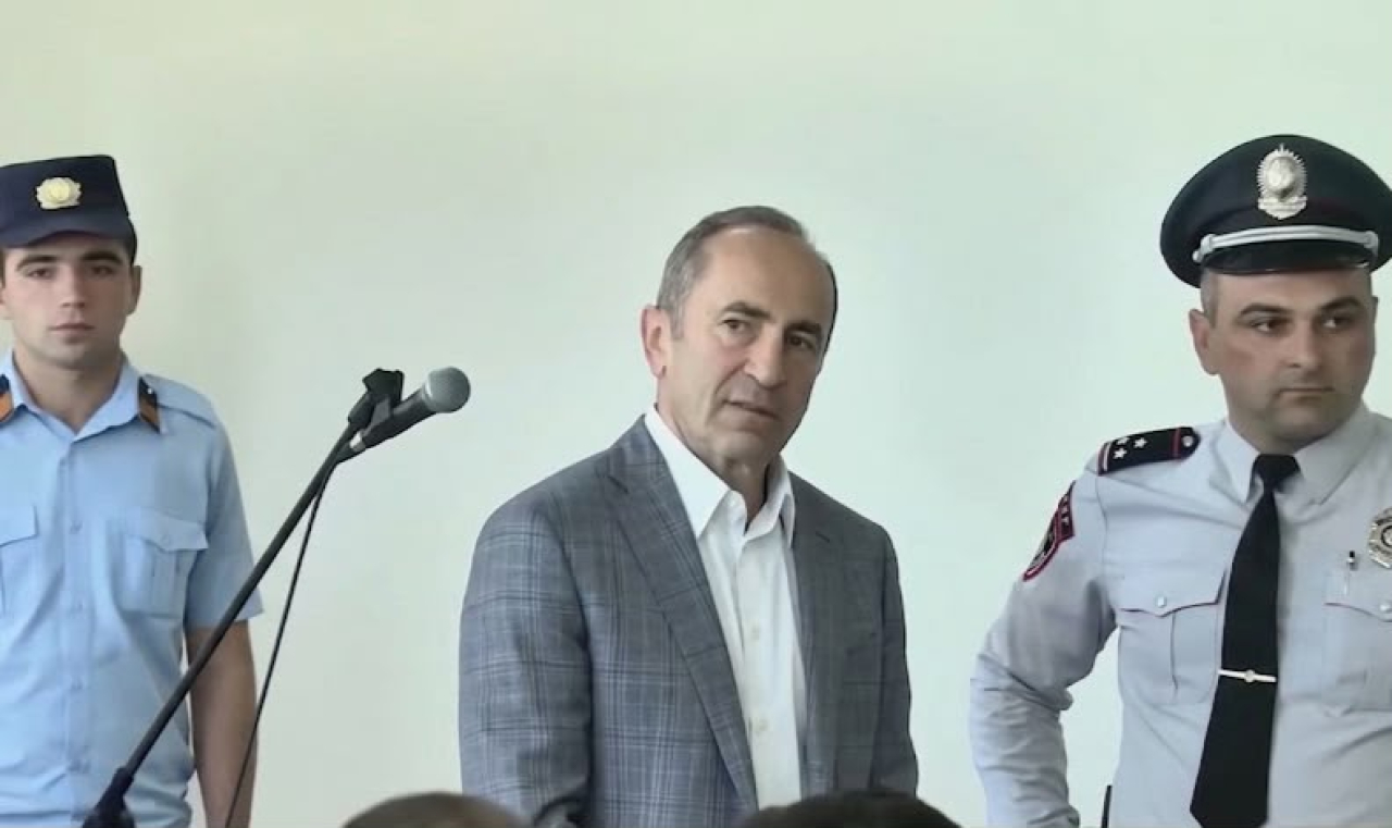Арменияның экс-президенті Роберт Кочарян мен ұлы Седрак Кочарян ұсталды