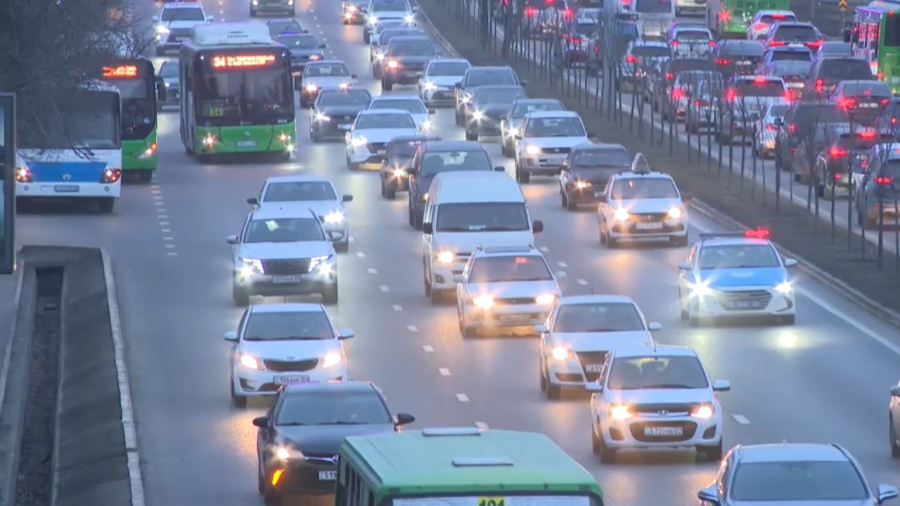 Алматыда қала ішіндегі қозғалыс күрделене түсті