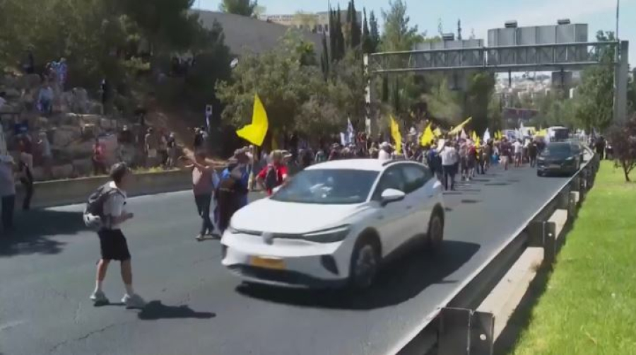 Тысячи израильтян вышли на протесты