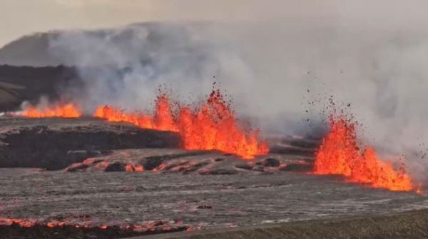 Мощное извержение вулкана началось в Исландии
