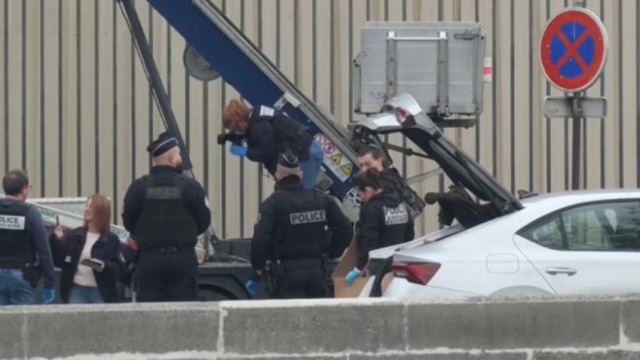 Ограбление Лувра: полиция Франции задержала двух мужчин