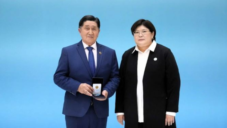 Юбилейные медали вручили от имени Президента в Астане