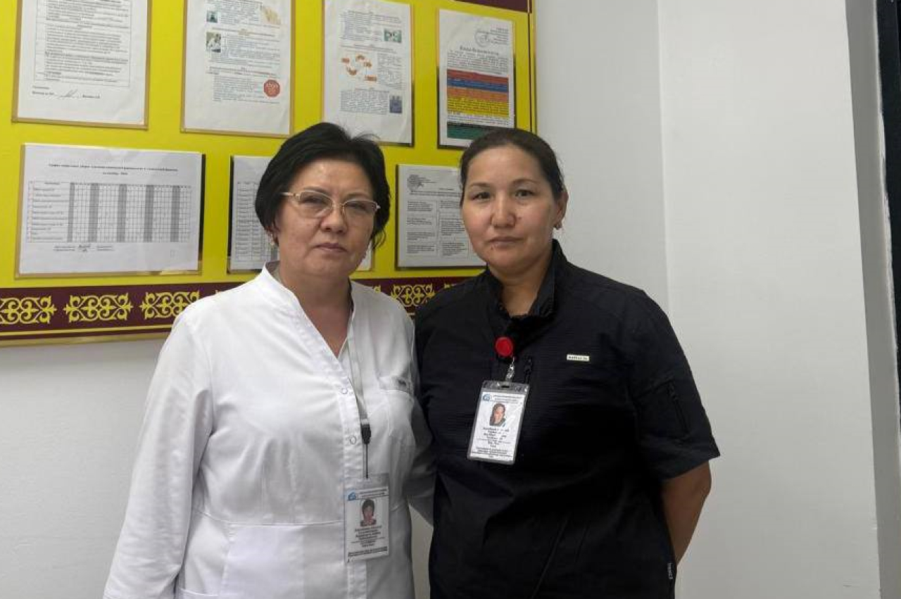 Медсёстры из Алматы спасли жизнь пассажиру авиарейса