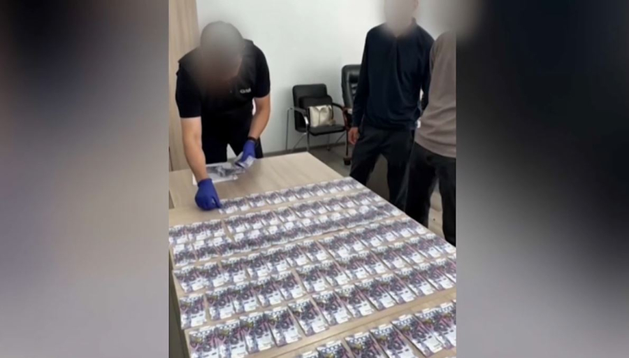 Атырау облысында БЗЖҚ-дан заңсыз ақша шешкендер ұсталды