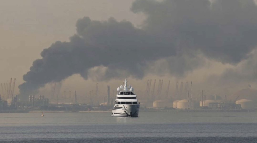 «Жебел Әли» портына зымыран қалдықтары құлады