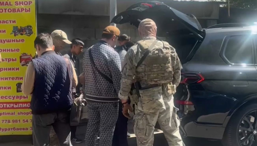 Жетісу облысында алаяқтық жүйесін құрған ер адам ұсталды