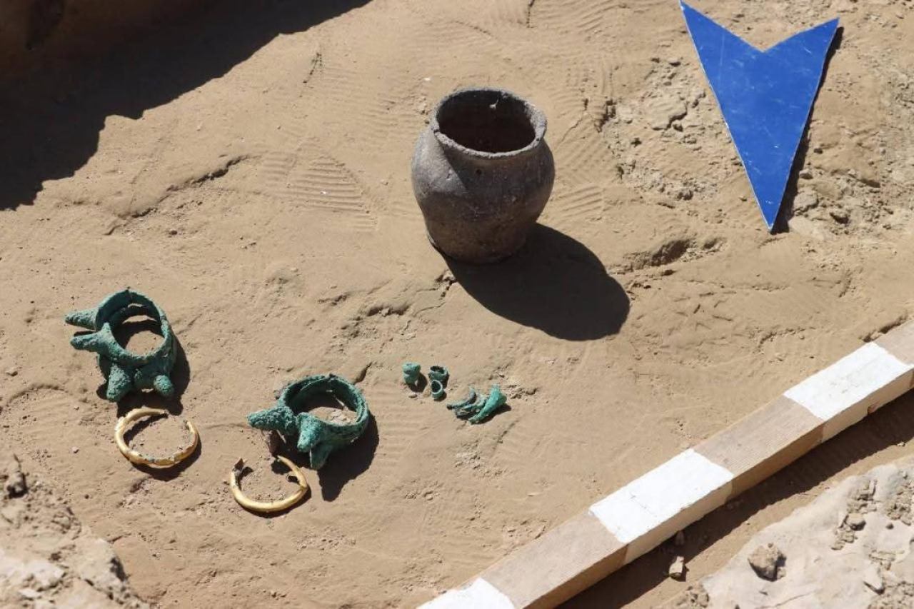 Археологи нашли древние артефакты под водой