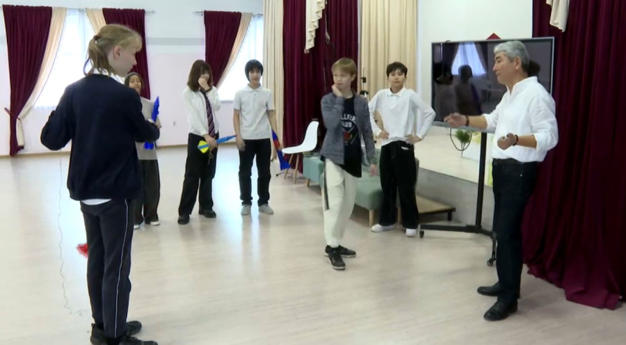 Ақтаулық оқушылар зымыран құрастырады