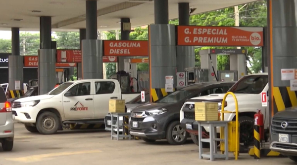 Топливный кризис парализовал свыше 60% городского транспорта Боливии