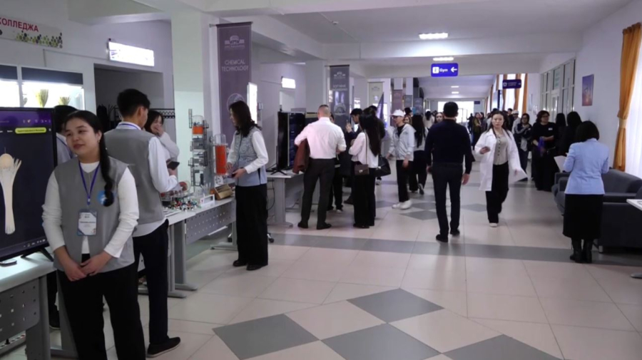 Лабораторию по изучению цифровых технологий и ИИ открыли в Атырау