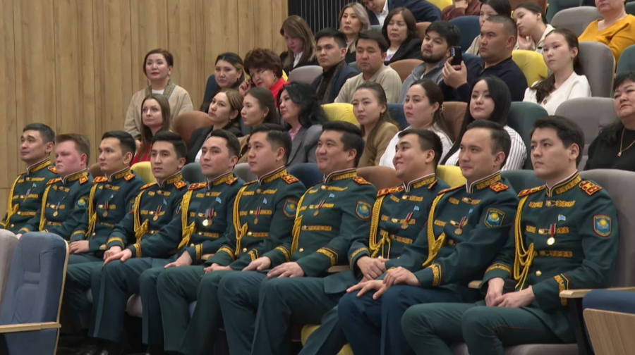 Елордалық оқушылар Ұлттық ұландықтармен кездесті