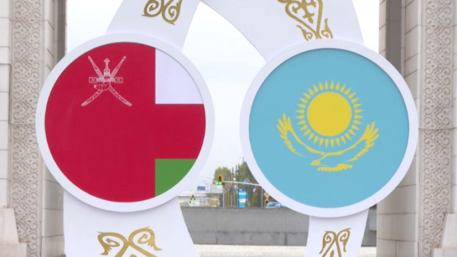Астану украсили флаги Казахстана и Омана