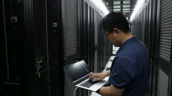 Китайские учёные научились извлекать электрический ток из воды