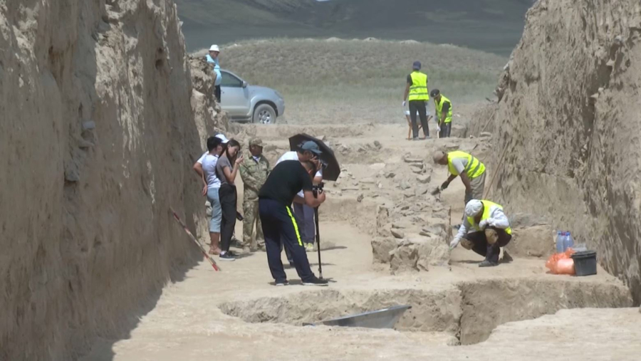 Дауылбай қорымынан көне жәдігерлер табылды