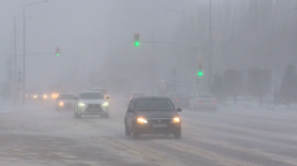 Снегопад и низовую метель прогнозируют в Казахстане
