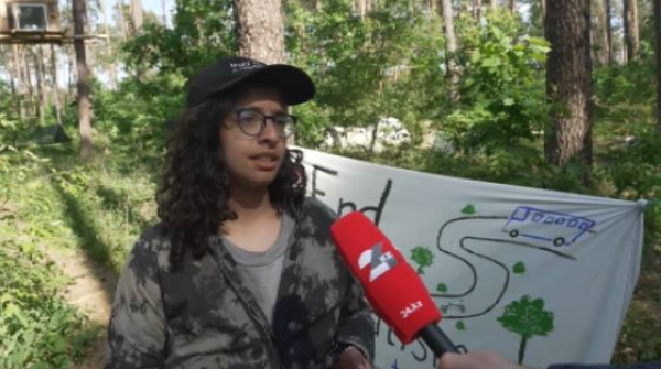 Ущерб природе: экоактивисты штурмуют завод Tesla в Германии