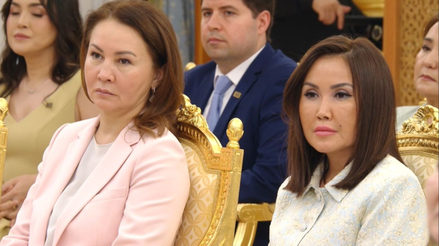 Президент БАҚ саласы қызметкерлерін марапаттады