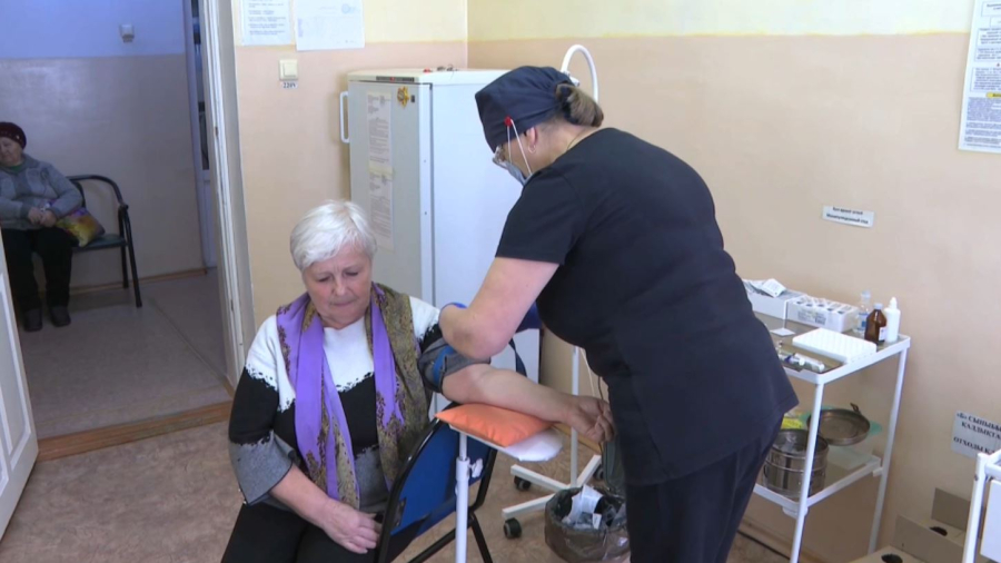 Больницы ВКО испытывают дефицит кадров