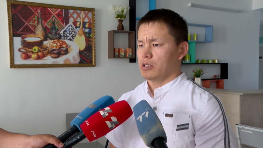 Түркістан тұрғыны көру қабілетінен айырылса да, кәсібін тауып, ел алғысына бөленіп жүр